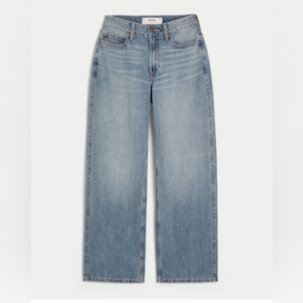 Hollister Curvy High-Rise Medium Wash Baggy Jeans